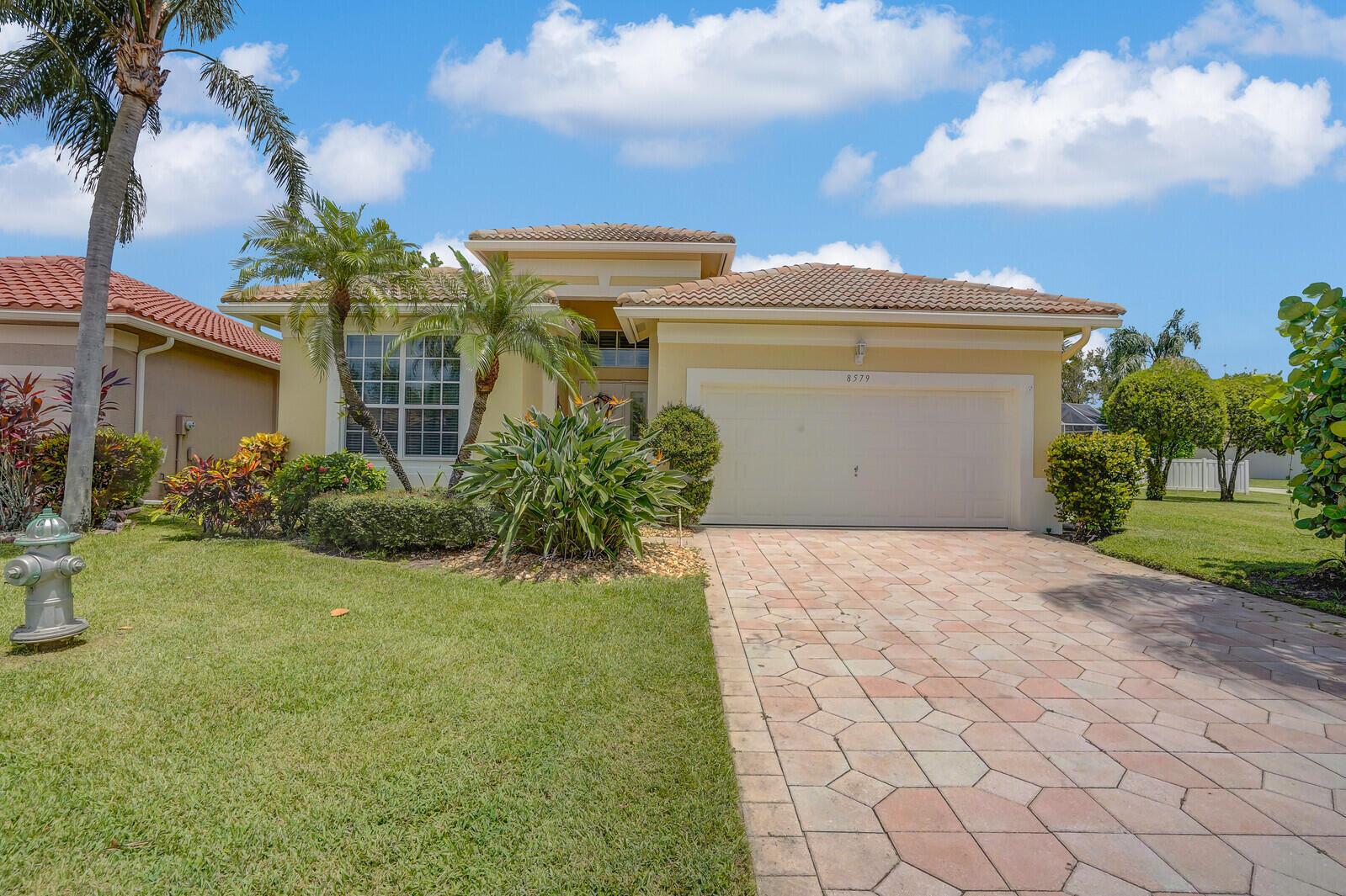 8579 San Andros