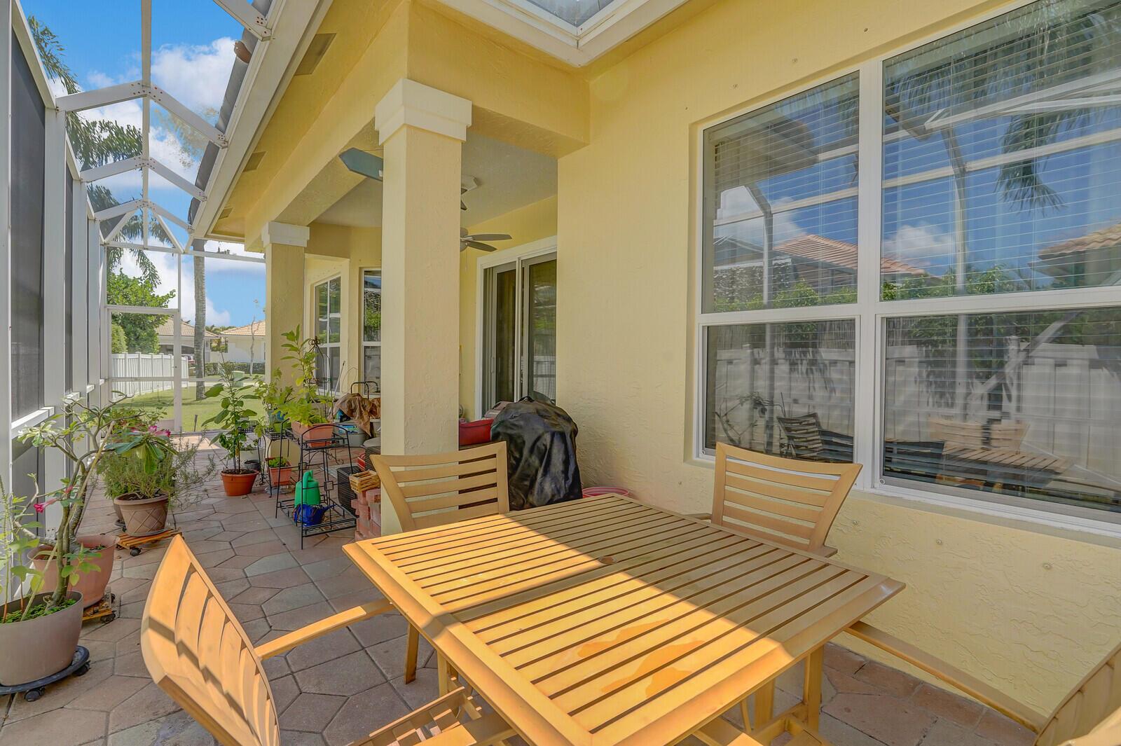 West Palm Beach, Florida 33411, United States, 3 Bedrooms Bedrooms, ,2 BathroomsBathrooms,Residential,Pending,209454