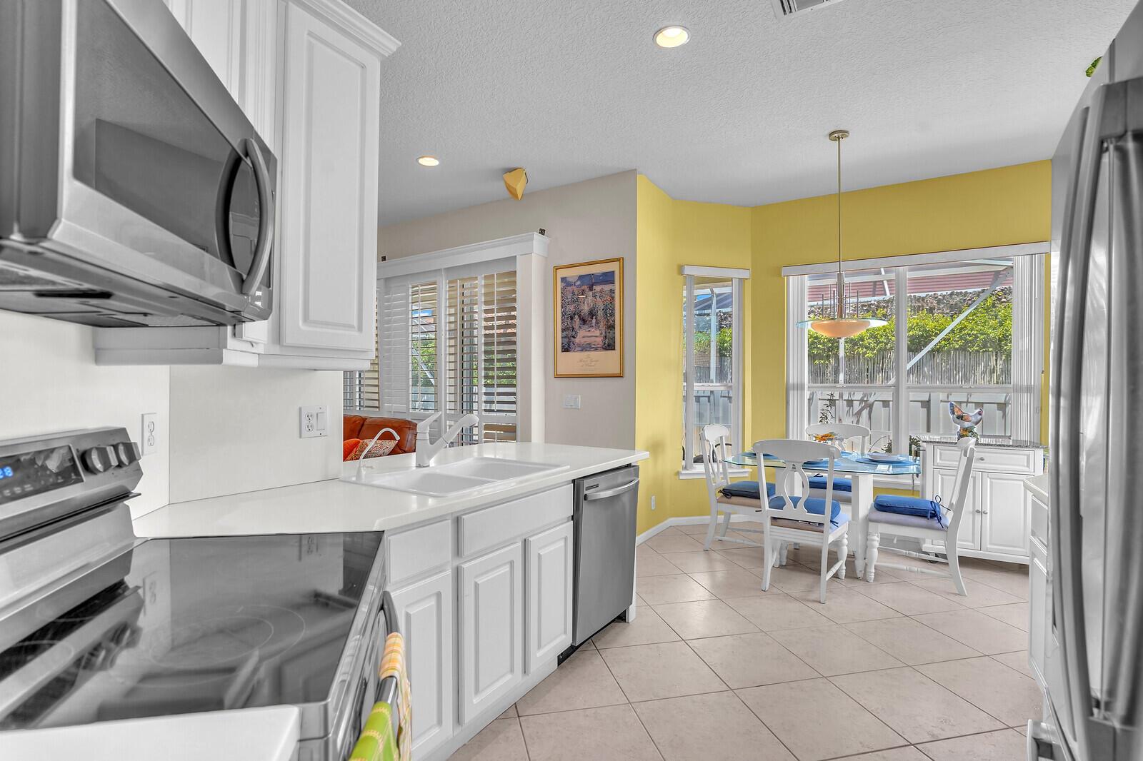 West Palm Beach, Florida 33411, United States, 3 Bedrooms Bedrooms, ,2 BathroomsBathrooms,Residential,Pending,209454