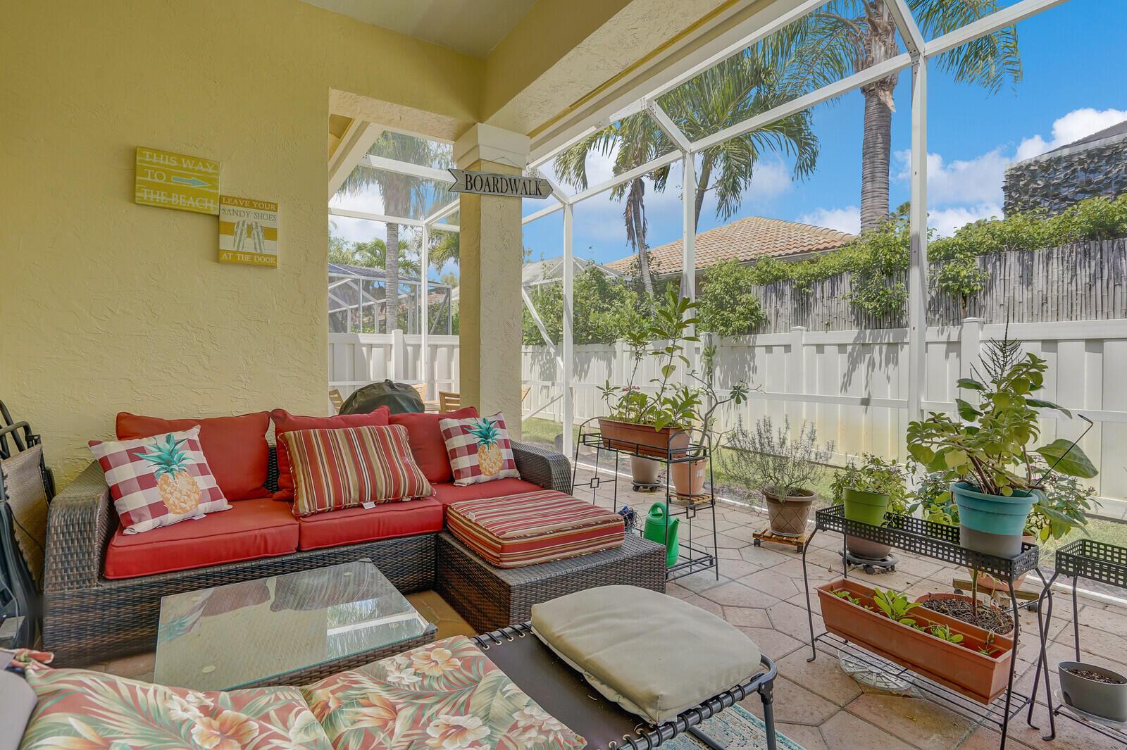 West Palm Beach, Florida 33411, United States, 3 Bedrooms Bedrooms, ,2 BathroomsBathrooms,Residential,Pending,209454