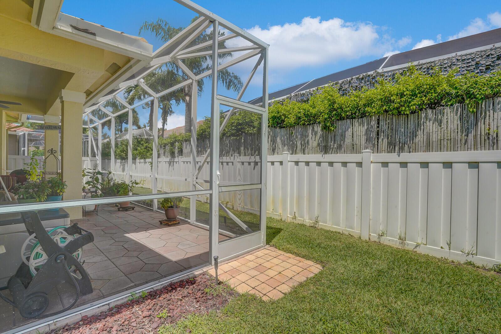 West Palm Beach, Florida 33411, United States, 3 Bedrooms Bedrooms, ,2 BathroomsBathrooms,Residential,Pending,209454