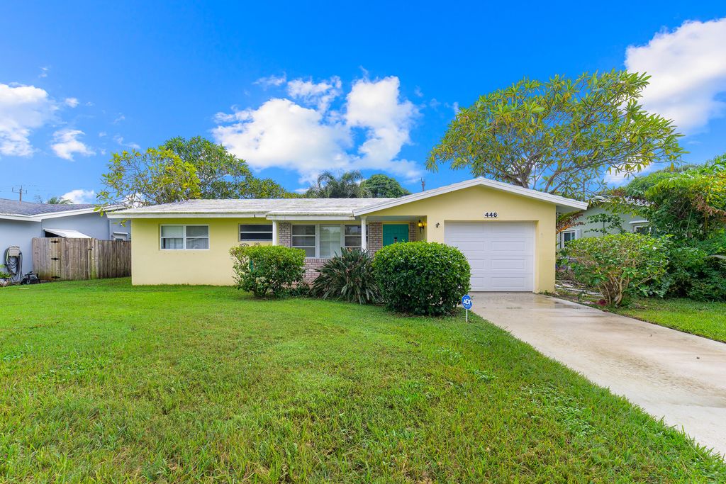 Photo of 446 SW 2nd Avenue, Boynton Beach, FL 33435 (MLS # R11031603)