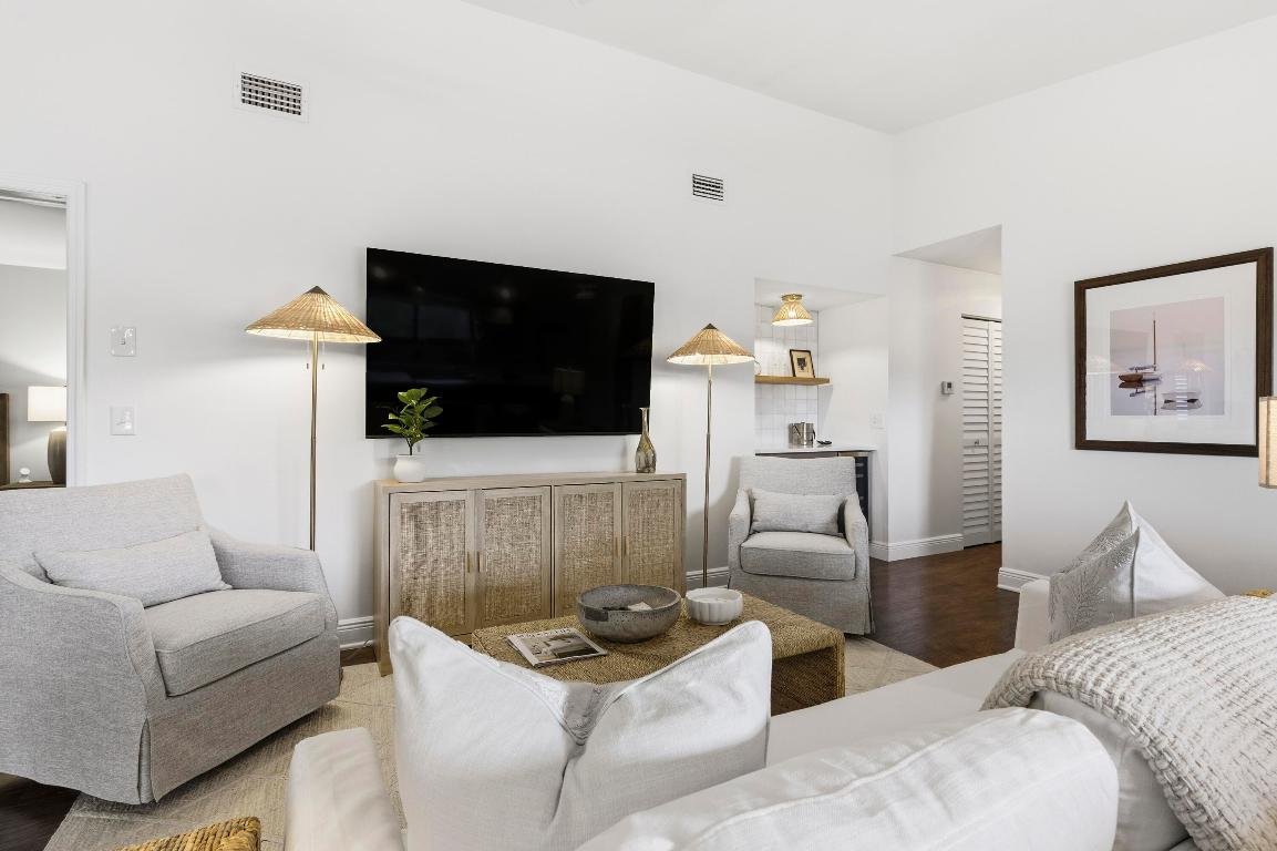 WINGFOOT CONDO - Residential