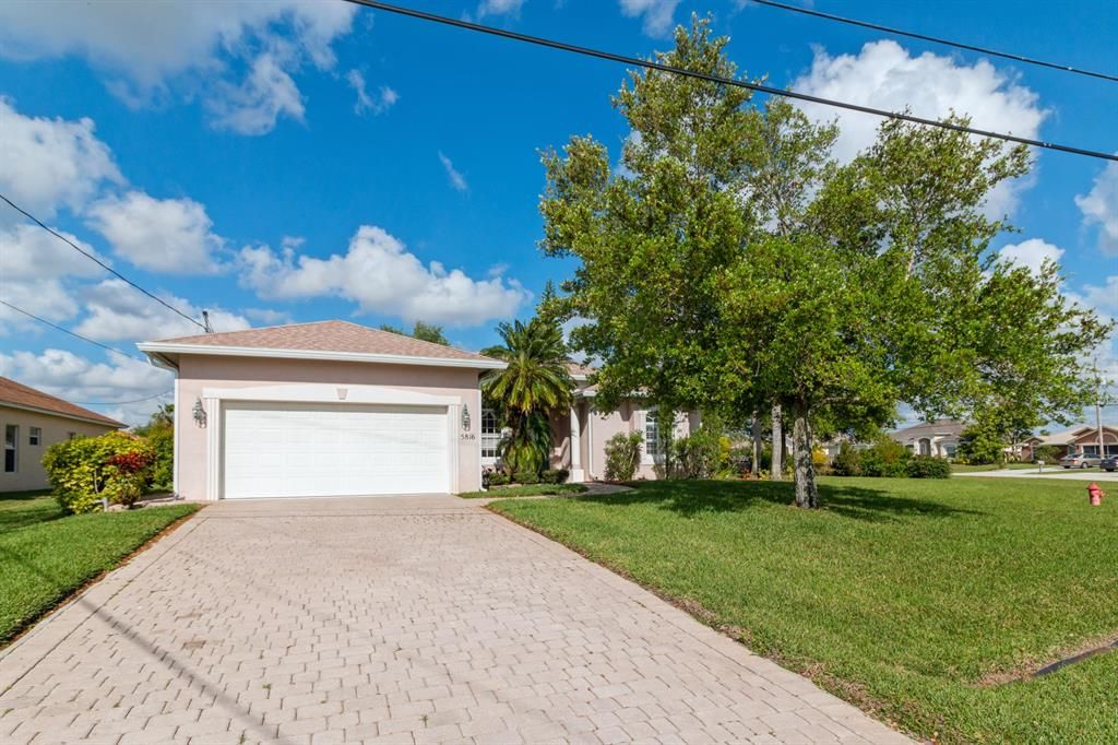 Photo of 5816 NW Dana Circle Cir, Port St Lucie, FL 34986 (MLS # R10697369)