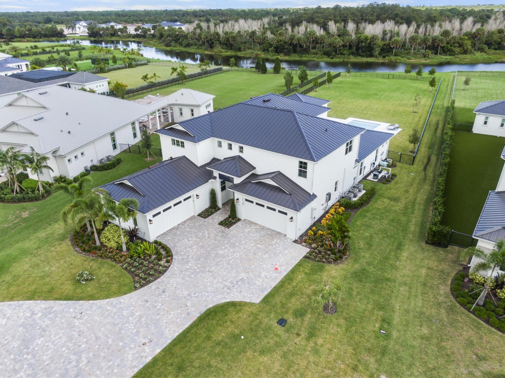 Photo of 20037 SE Bridgewater Drive, Jupiter, FL 33458 (MLS # B26042990)
