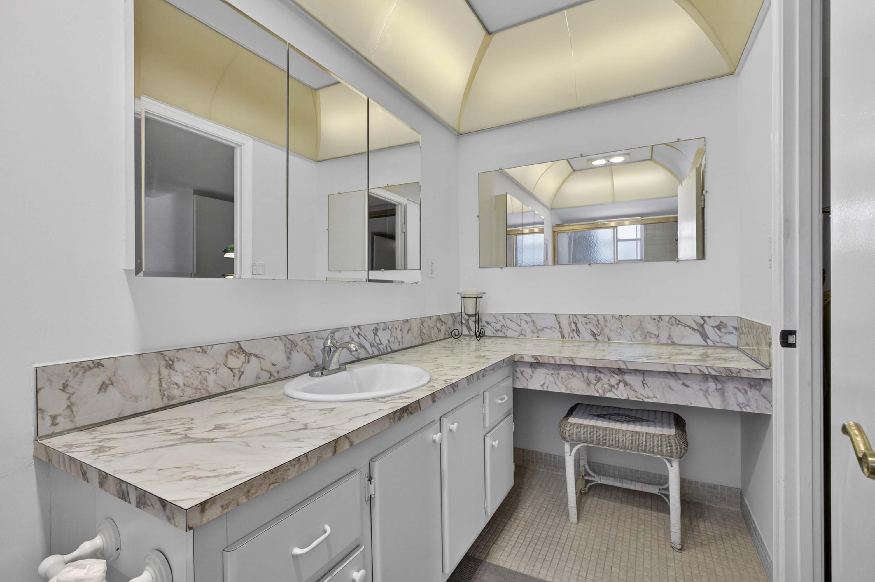 GREENWAY VILLAGE NORTH CONDO 2 - Residential