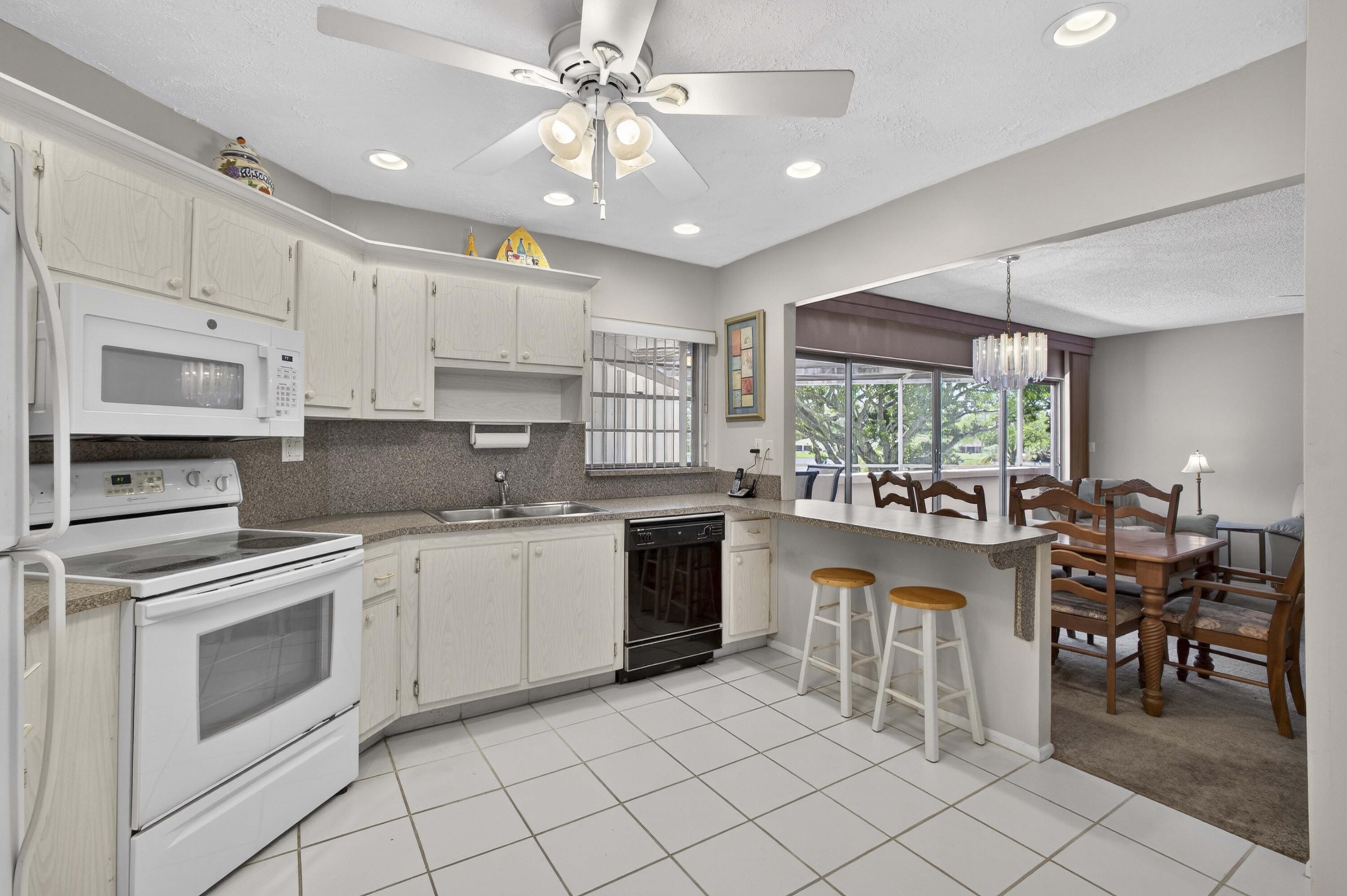 GREENWAY VILLAGE NORTH CONDO 2 - Residential