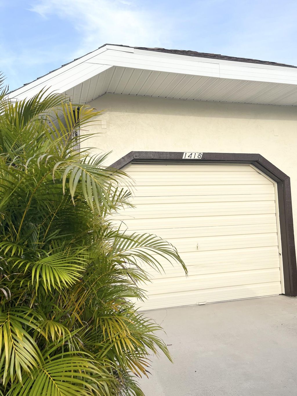 Photo of 1418 SE Larkwood Circle, Port Saint Lucie, FL 34952 (MLS # R10791854)