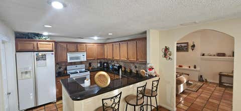 Tiny photo for 11453 Lakeview Drive #4a, Coral Springs, FL 33071 (MLS # B26040787)