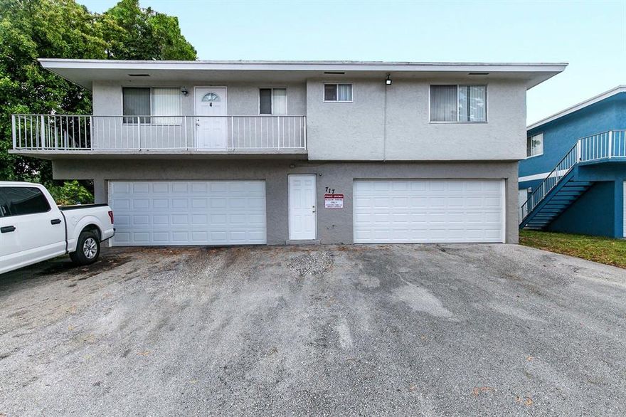 Beautiful renovated 2/1 condo, with great updates!  It's located right next to the lake. Updated kitchen and bathroom with tile throughout, carpet in bedrooms. The condo is conveniently located near I-95, ballpark, beaches and Downtown Cityplace. Great starter home or investment property. WON'T LAST LONG!!!