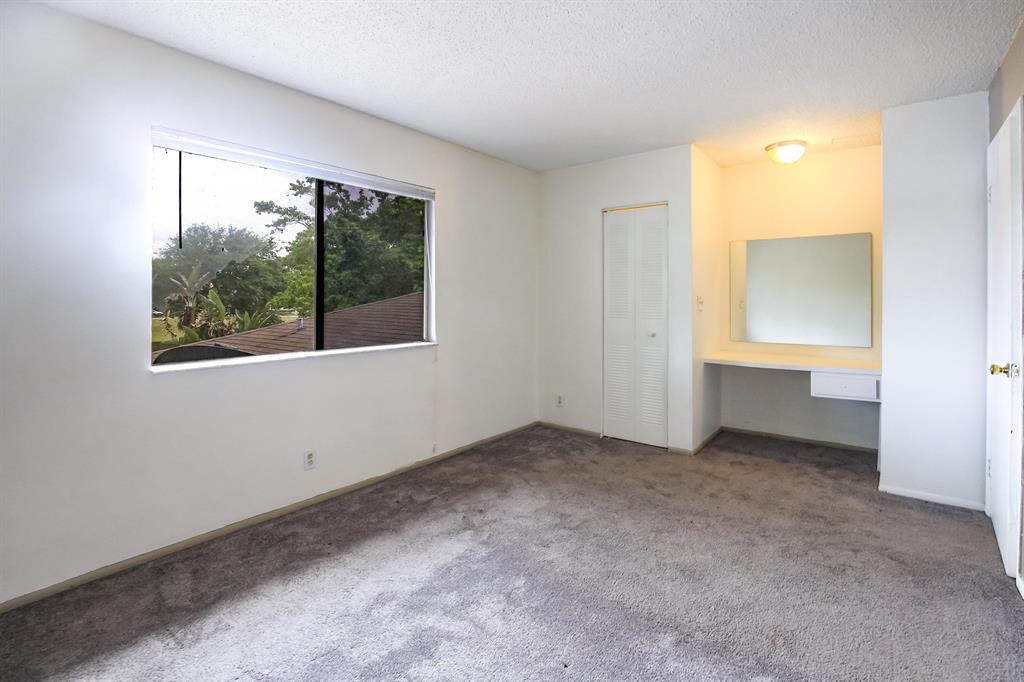 TIFFANY LAKE CONDO PH 2 - Residential