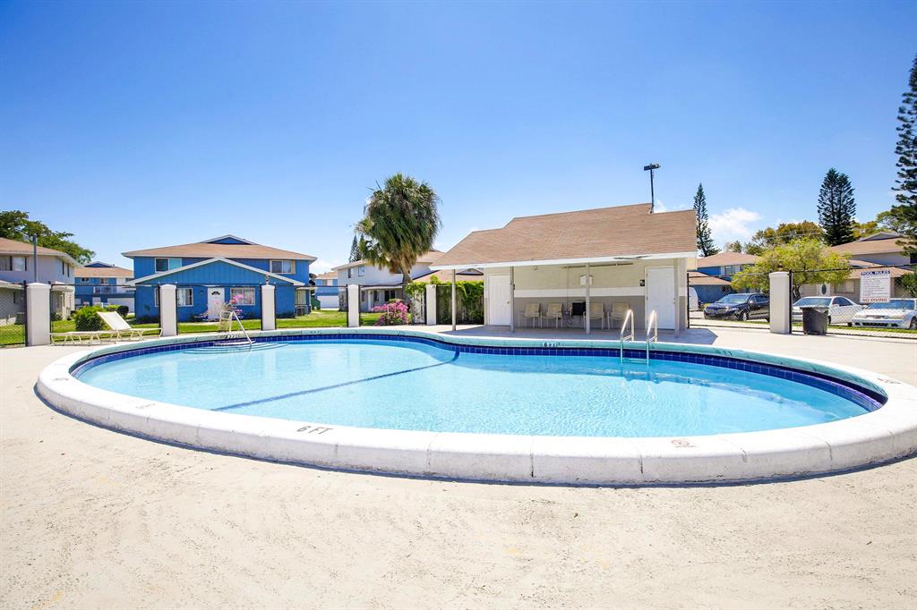 TIFFANY LAKE CONDO PH 2 - Residential