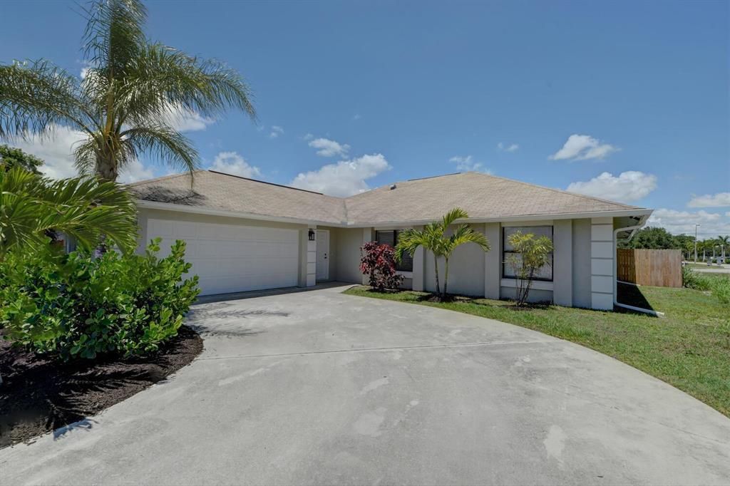 Photo of 6568 NW Chugwater Circle, Port Saint Lucie, FL 34983 (MLS # R10723217)