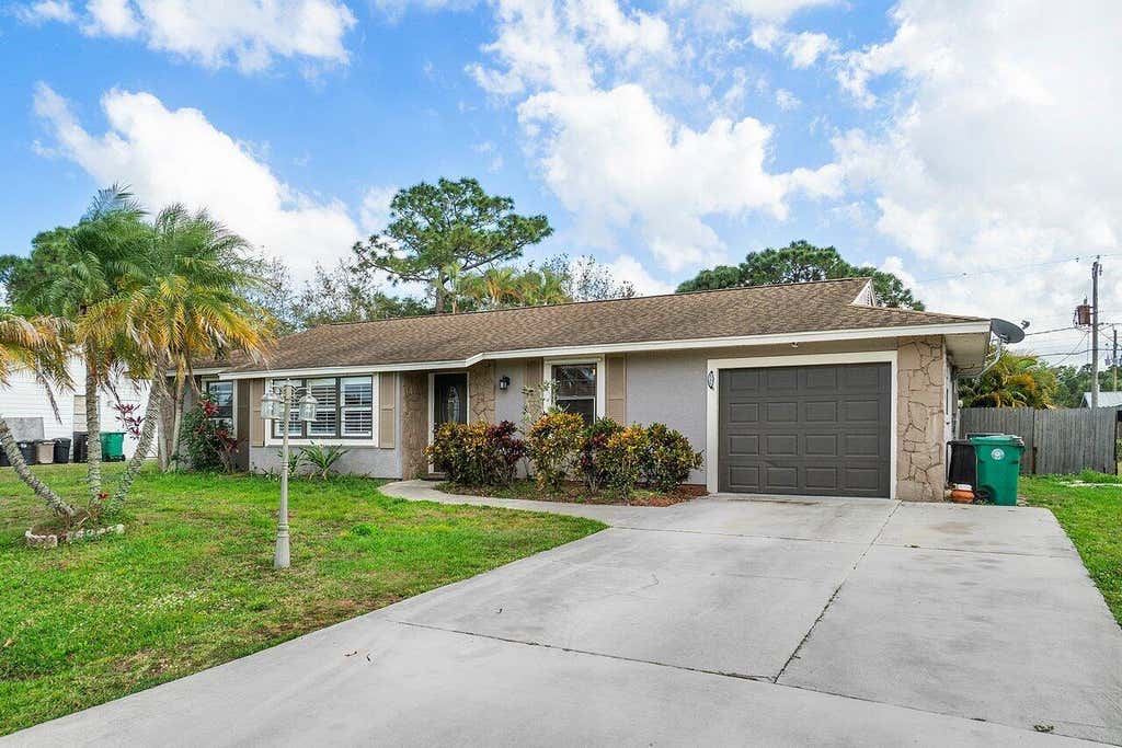 Photo of 868 SW Canary Terrace Ter, Port St Lucie, FL 34953 (MLS # R10782265)