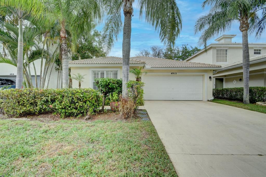 Photo of 4915 Lombard Pass Drive Dr, Lake Worth Beach, FL 33463 (MLS # R10784403)