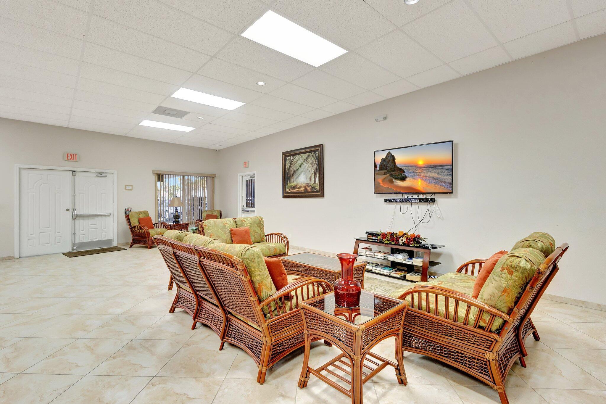 PARADISE HARBOUR CONDO - Residential