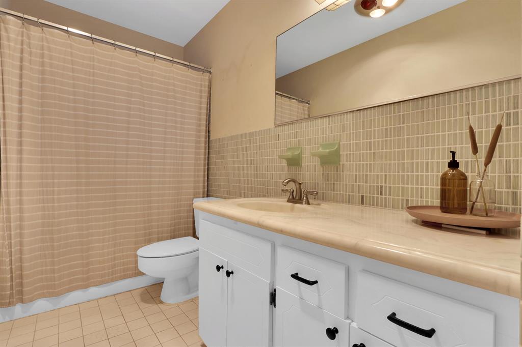 COUNTRY CLUB VILLAGE SEC A - Residential