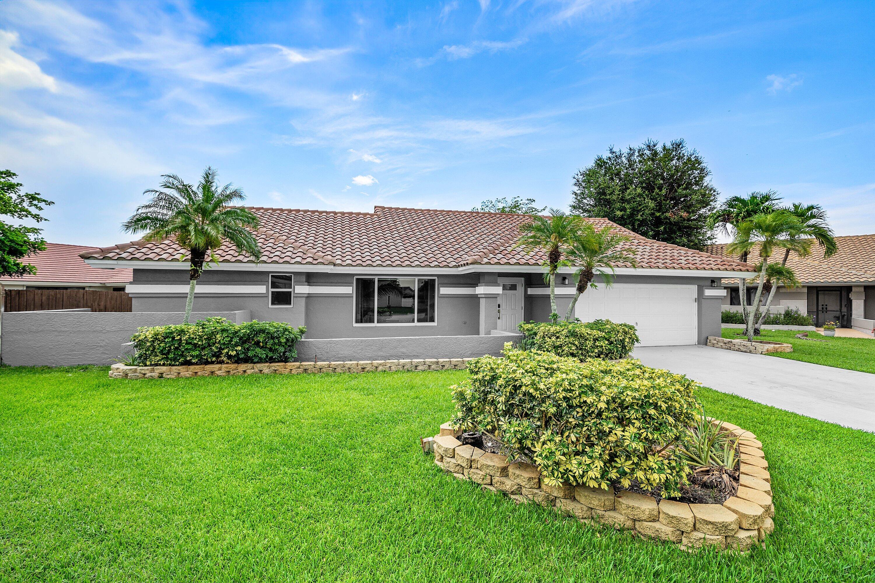 5781 Laurel Green Circle