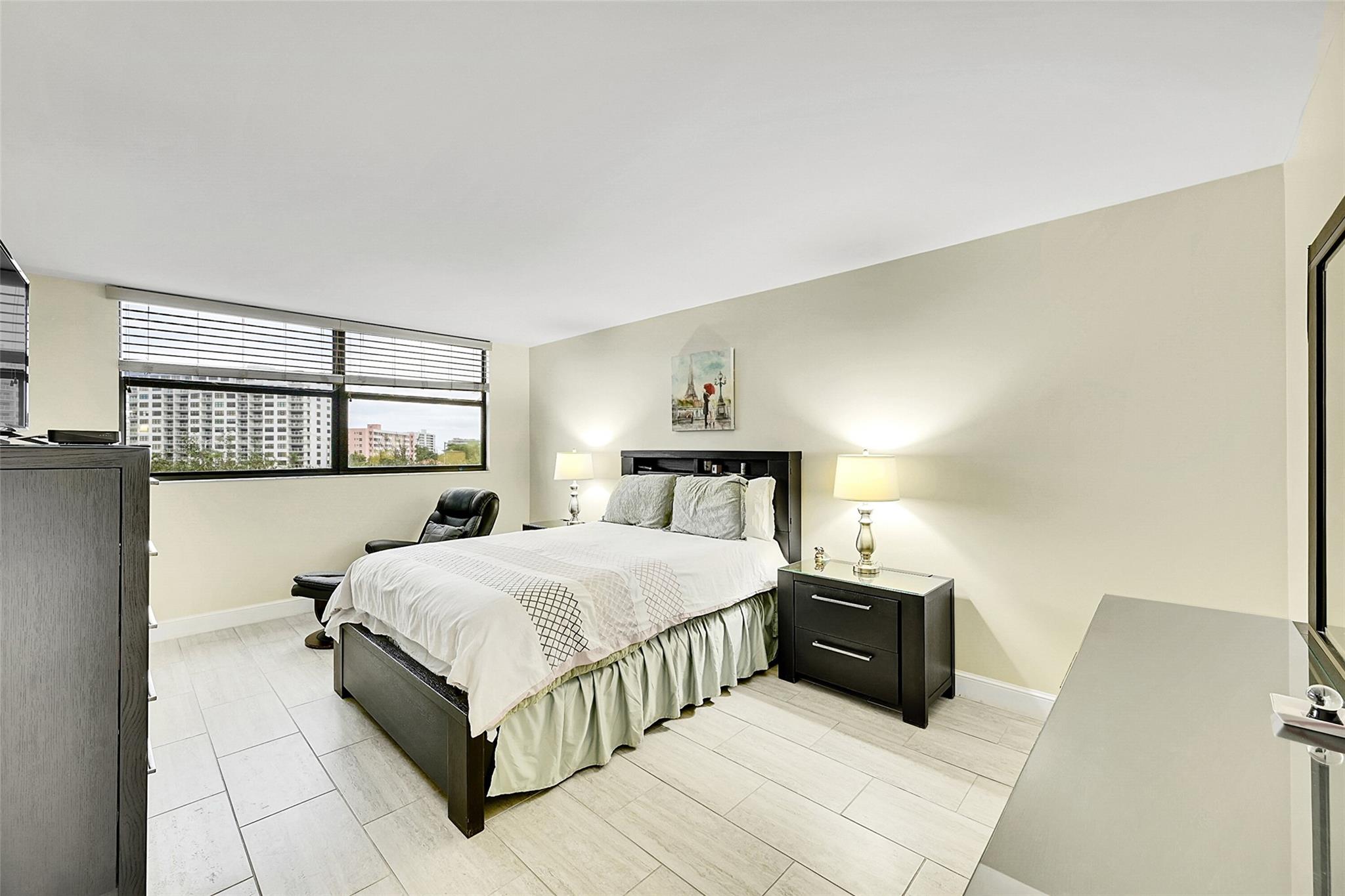 2900 NE 14th Street Cswy 503