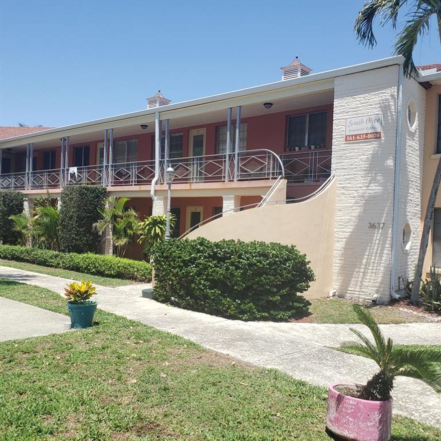 Quaint 10 unit apartment building located in the West Palm Beach historical district. Minutes south of City Place & downtown West Palm Beach and only 2 blocks from the intracoastal waterway. Close to public transportation, shopping and great restaurants. Other units available.