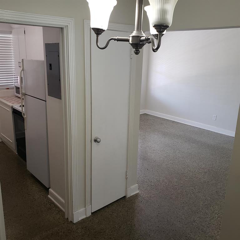 SOUTH PALM BEACH ESTATES - Residential Lease