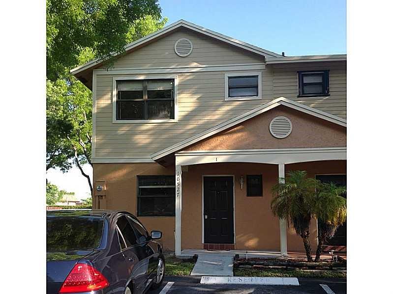 SPACIOUS 3/2 WITH WALK-IN CLOSETS AND GRANITE COUNTER TOP, TOWNHOUSE IS LOCATED IN THE CENTER OF PEMBROKE PINES IN A VERY QUIET AND DESIRED NEIGHBORHOOD. DO NOT MISS ON THE OPPORTUNITY. HOA APPROVAL IS NOT REQUIRED-CAN MOVE AS SOON AS APPROVED BY LANDLORD
