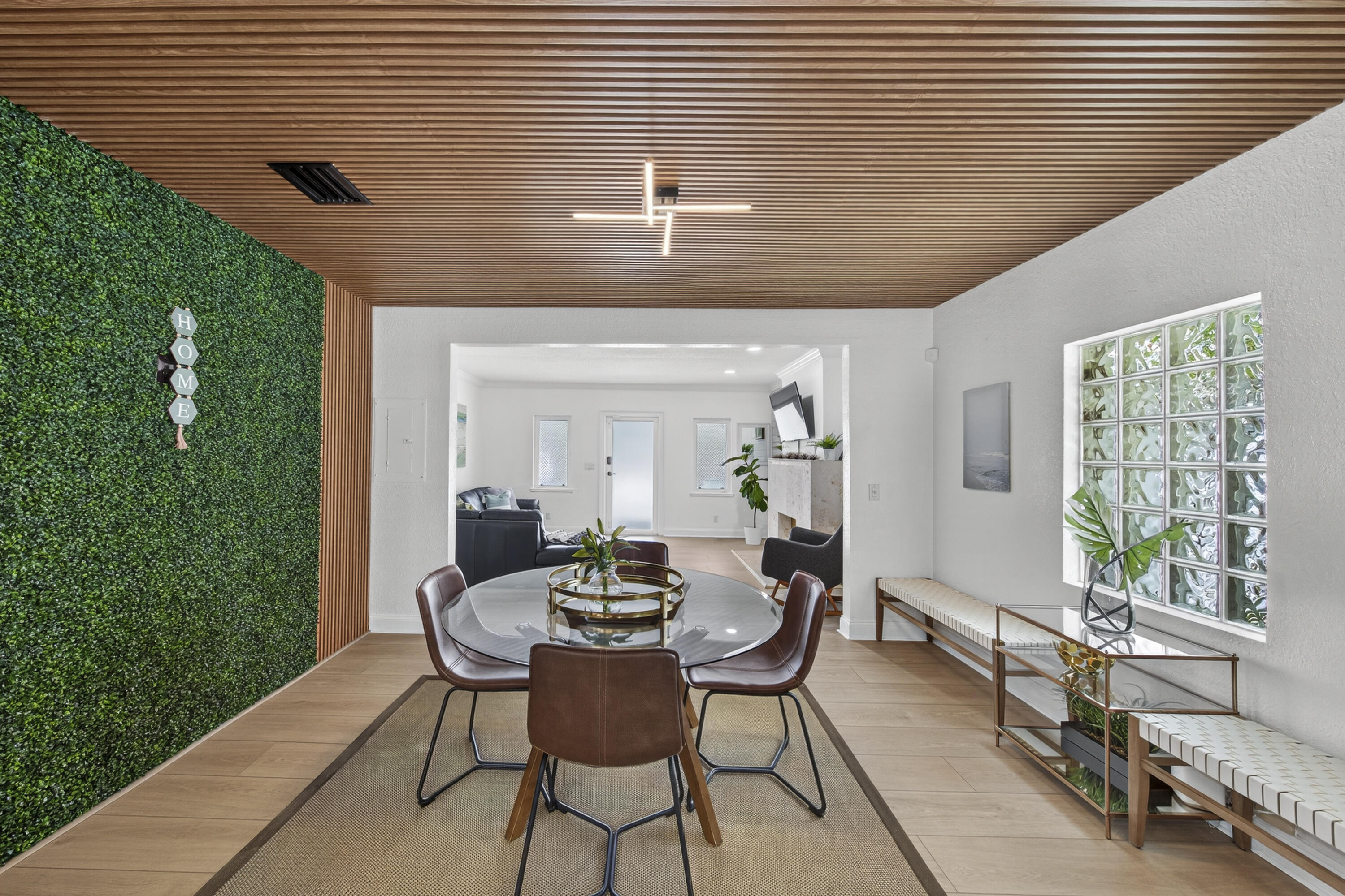 HOLMBERG & MC KEES - Residential Lease