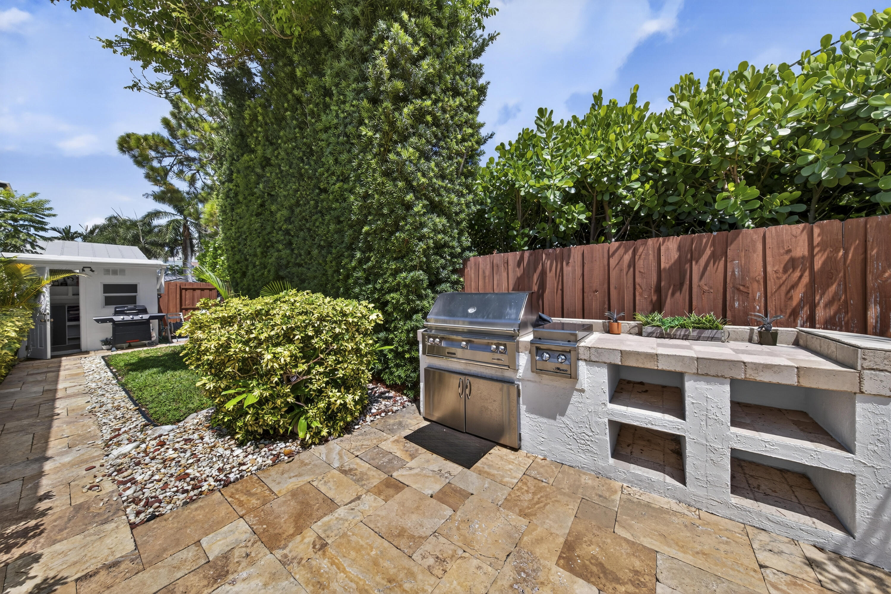 HOLMBERG & MC KEES - Residential Lease