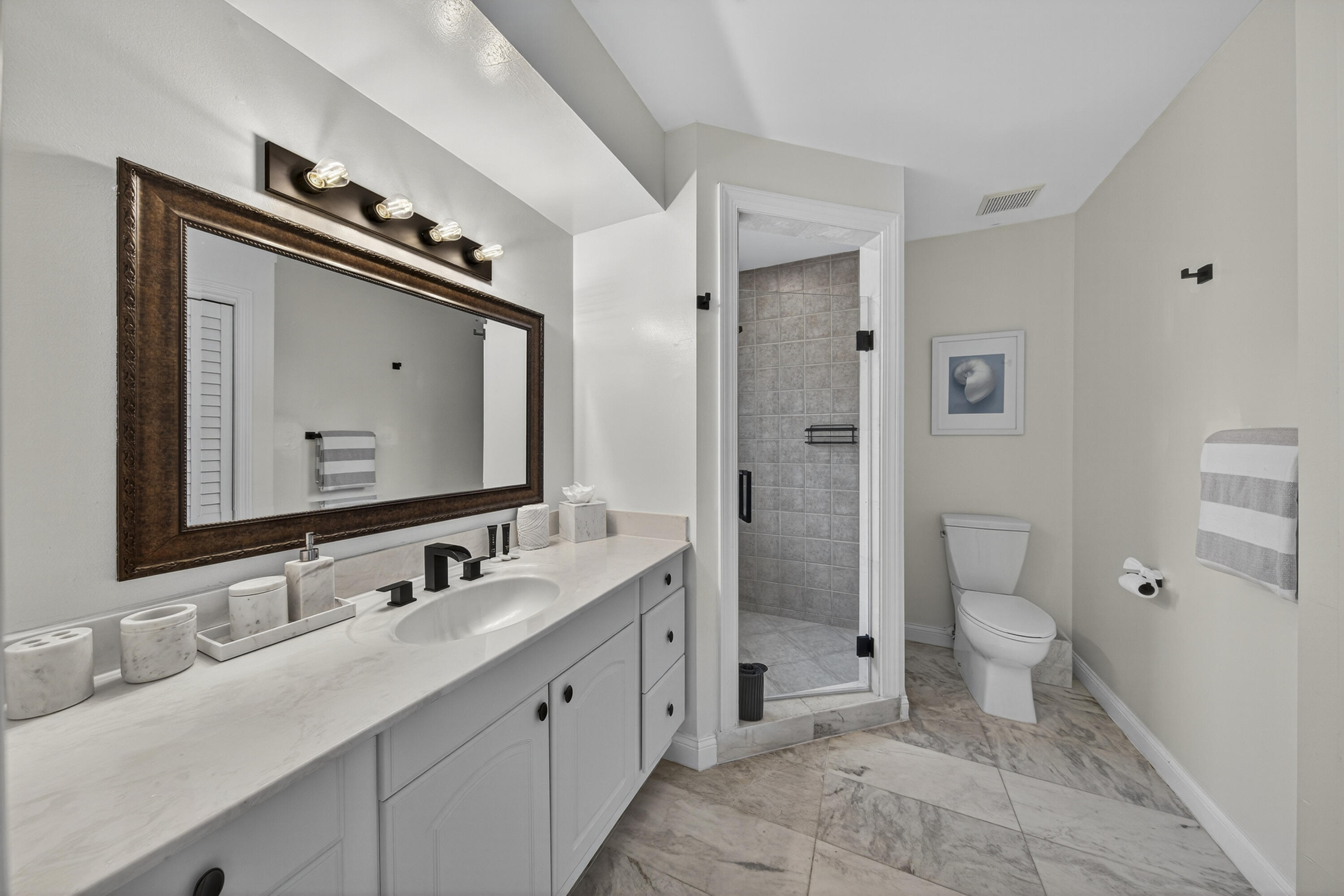 HOLMBERG & MC KEES - Residential Lease