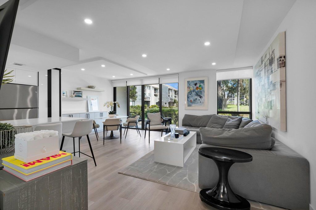 Photo of 1006 Bridgewood Place, Boca Raton, FL 33434 (MLS # R11092963)