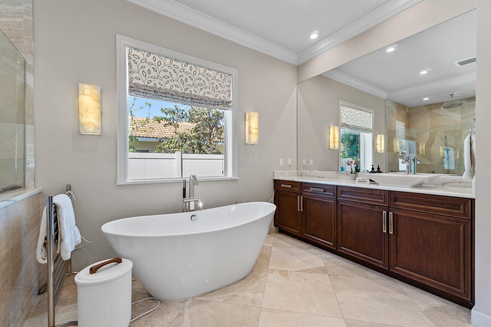 PALM BEACH ISLES - Residential