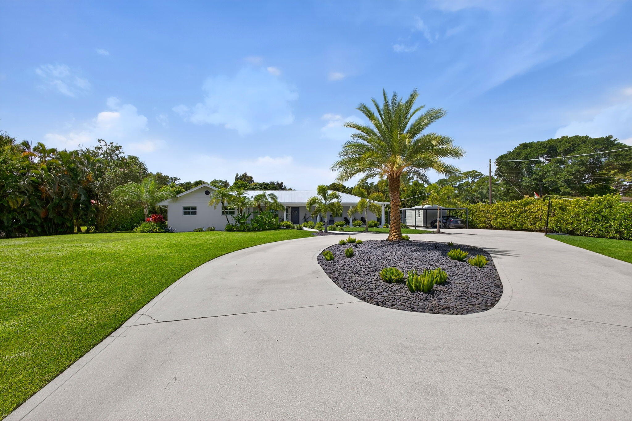 SQUARE LAKE - Residential