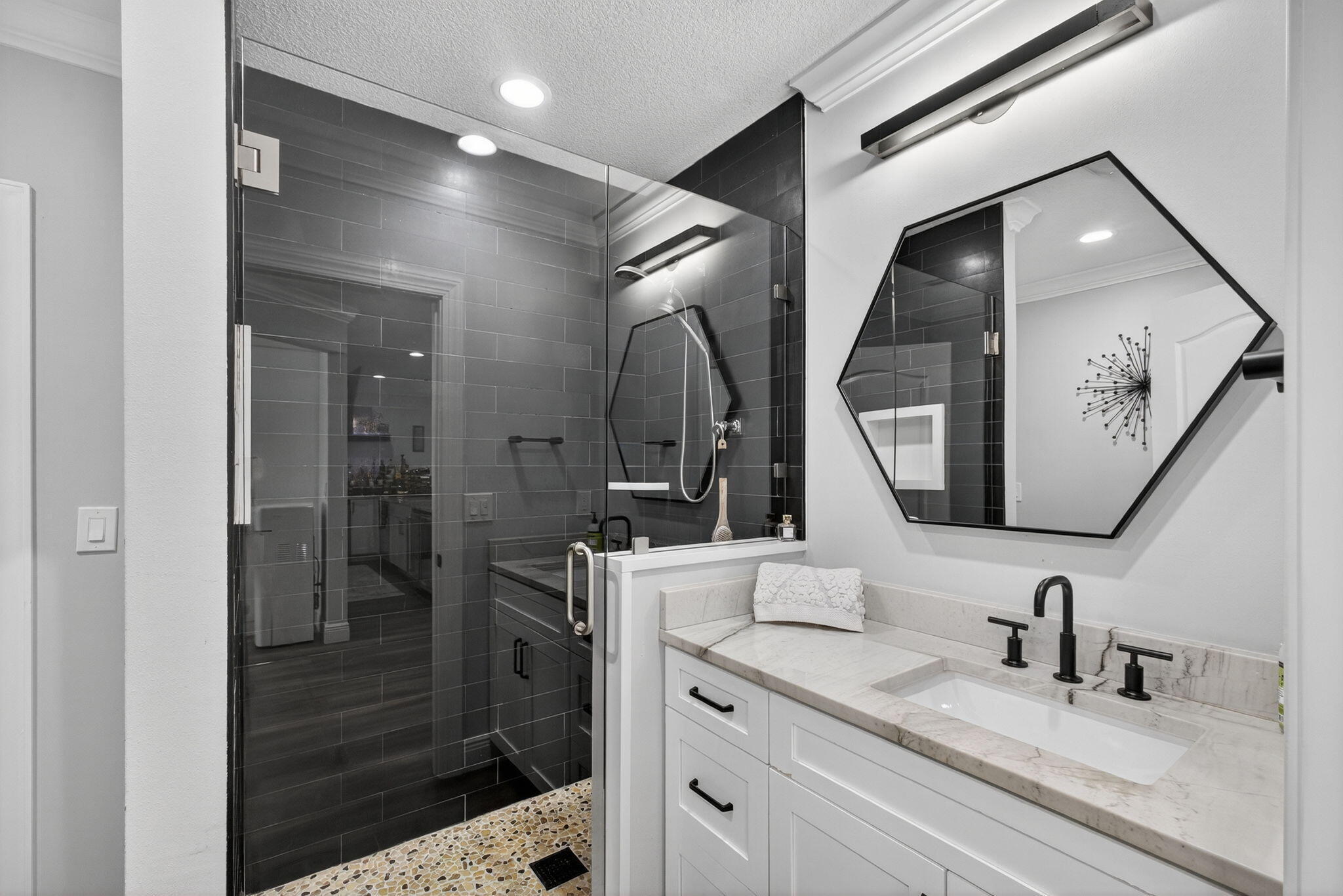 SQUARE LAKE - Residential