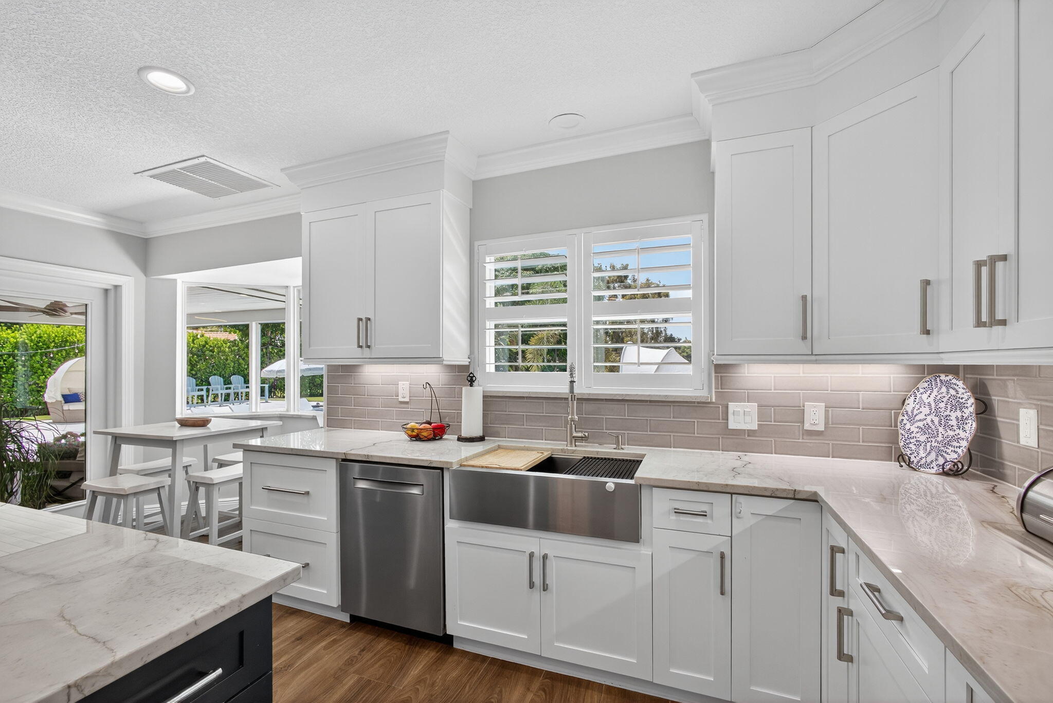 SQUARE LAKE - Residential