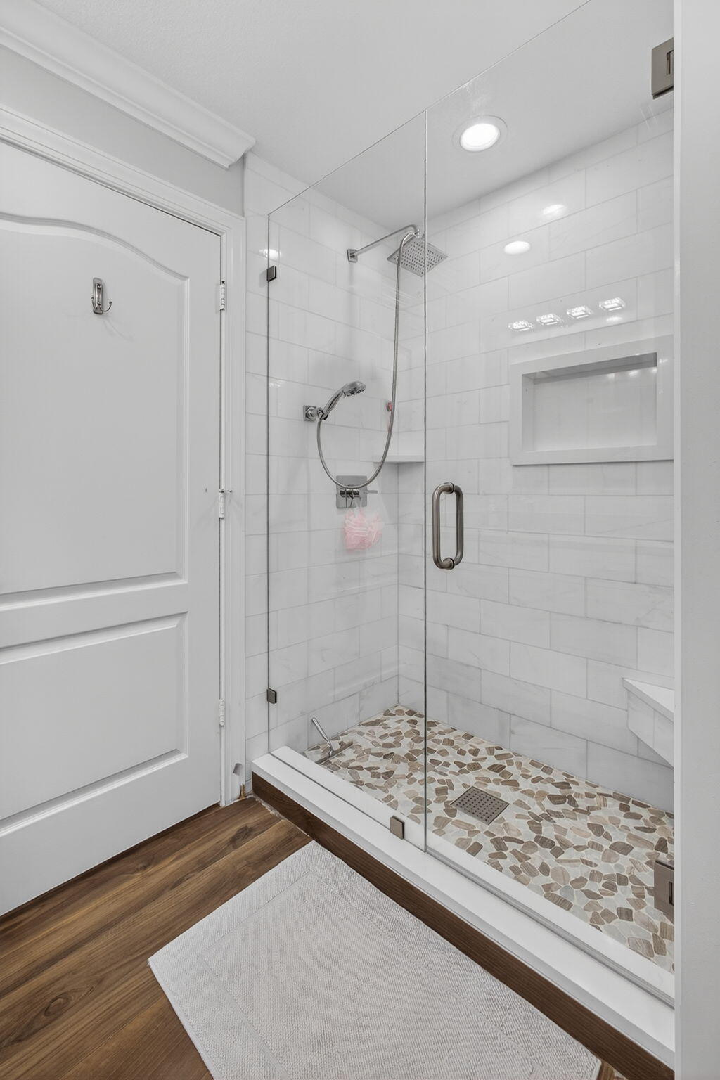 SQUARE LAKE - Residential