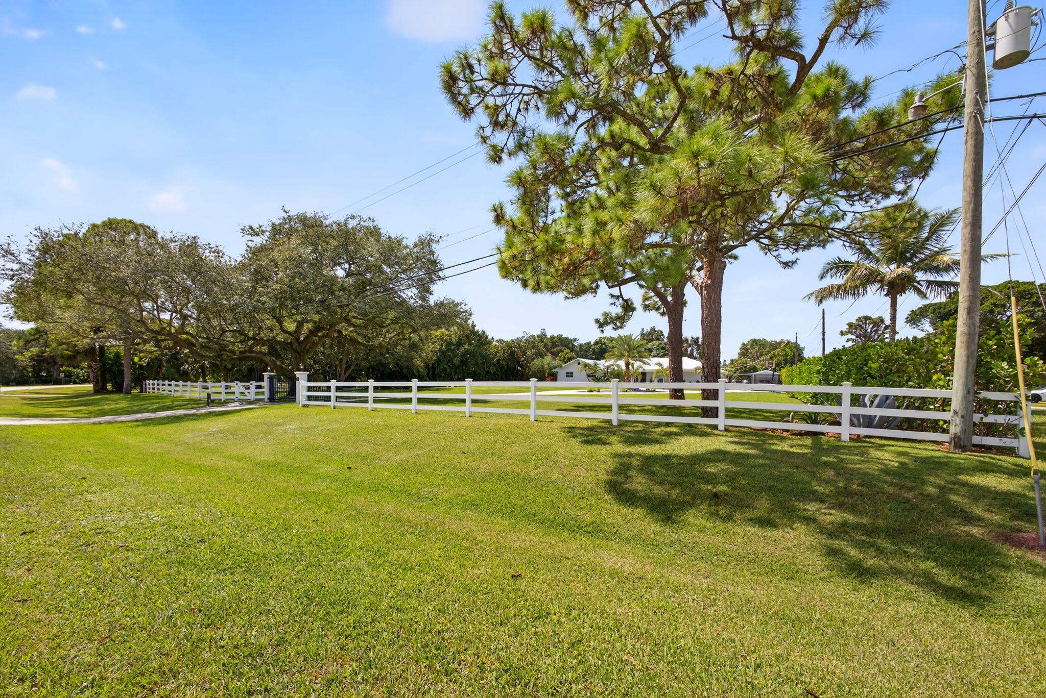 SQUARE LAKE - Residential