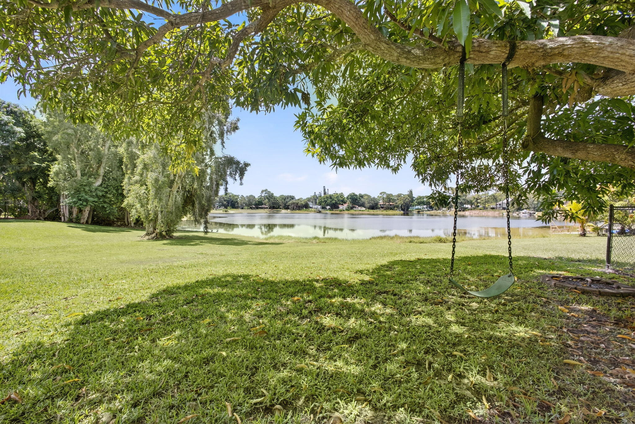 SQUARE LAKE - Residential