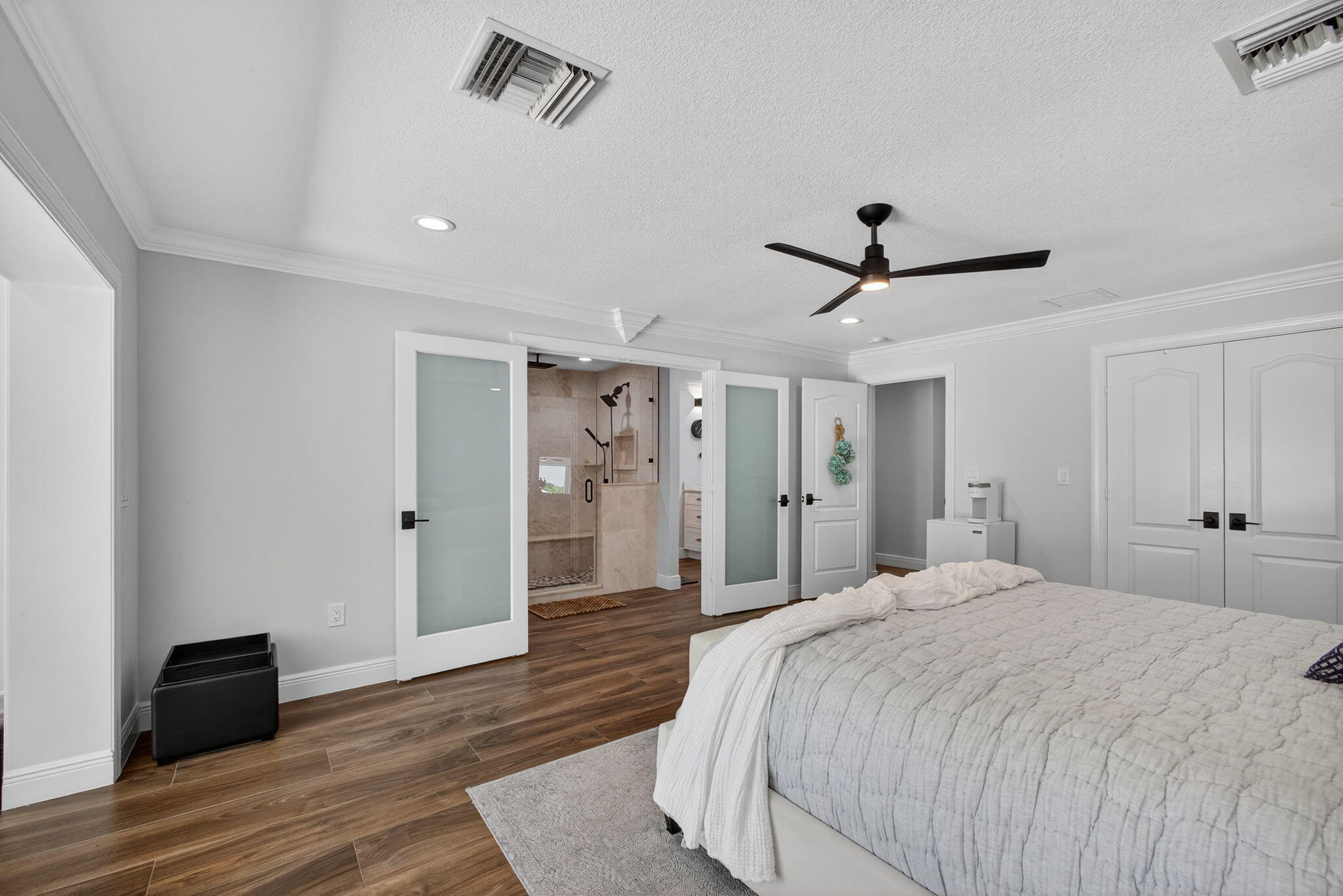 SQUARE LAKE - Residential