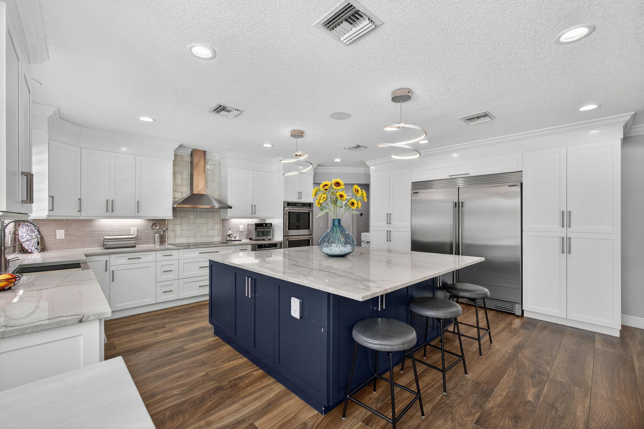 SQUARE LAKE - Residential