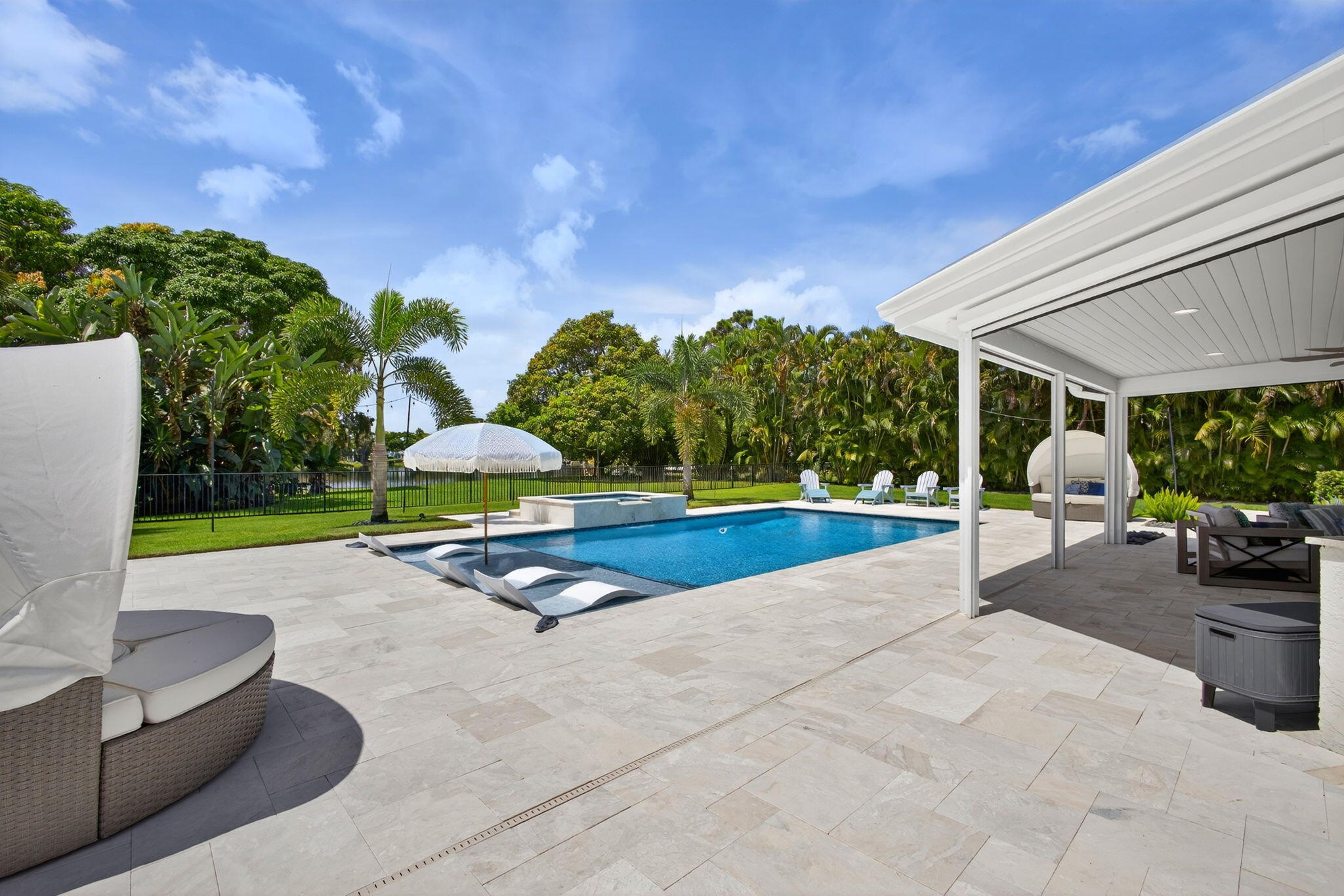 SQUARE LAKE - Residential