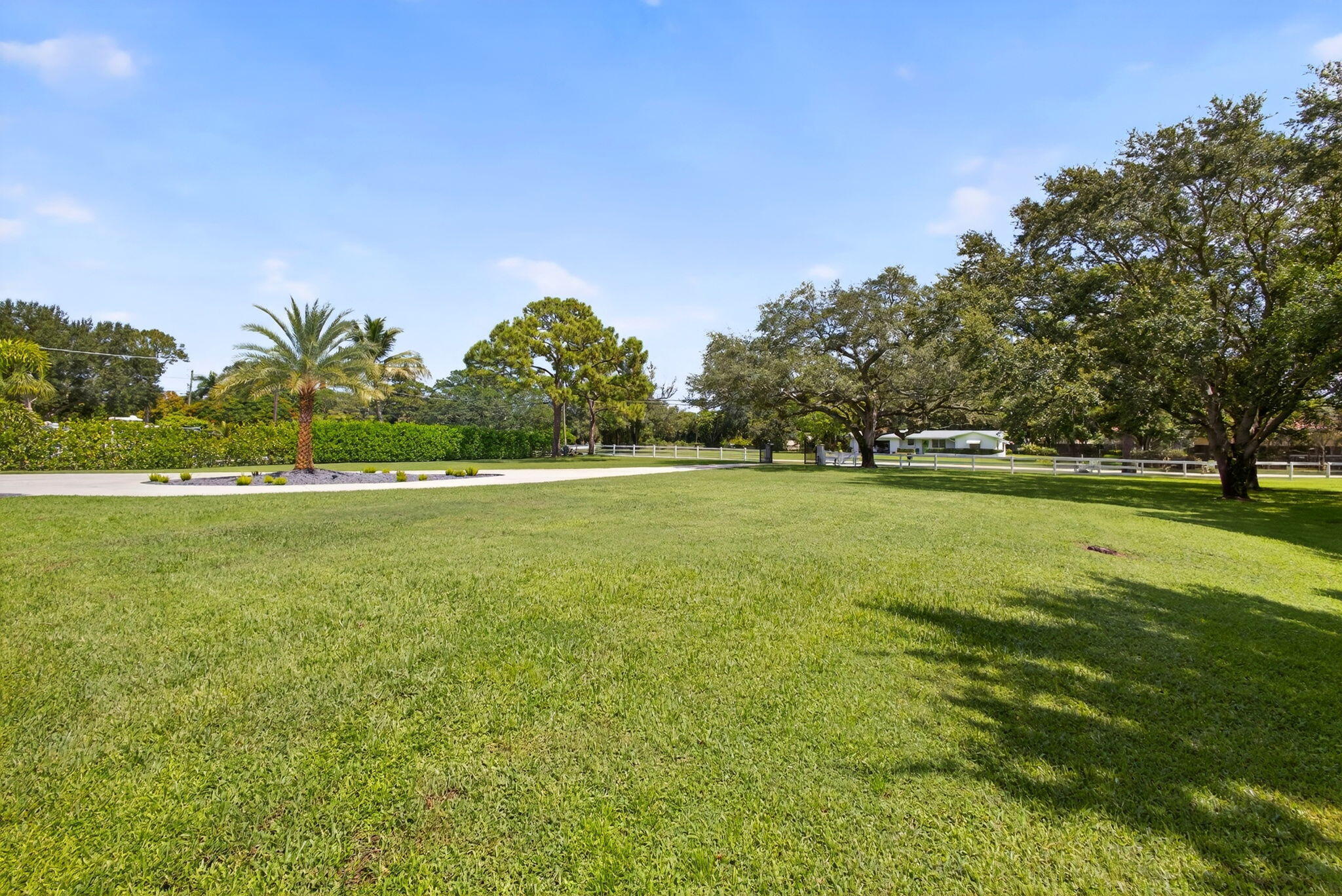 SQUARE LAKE - Residential