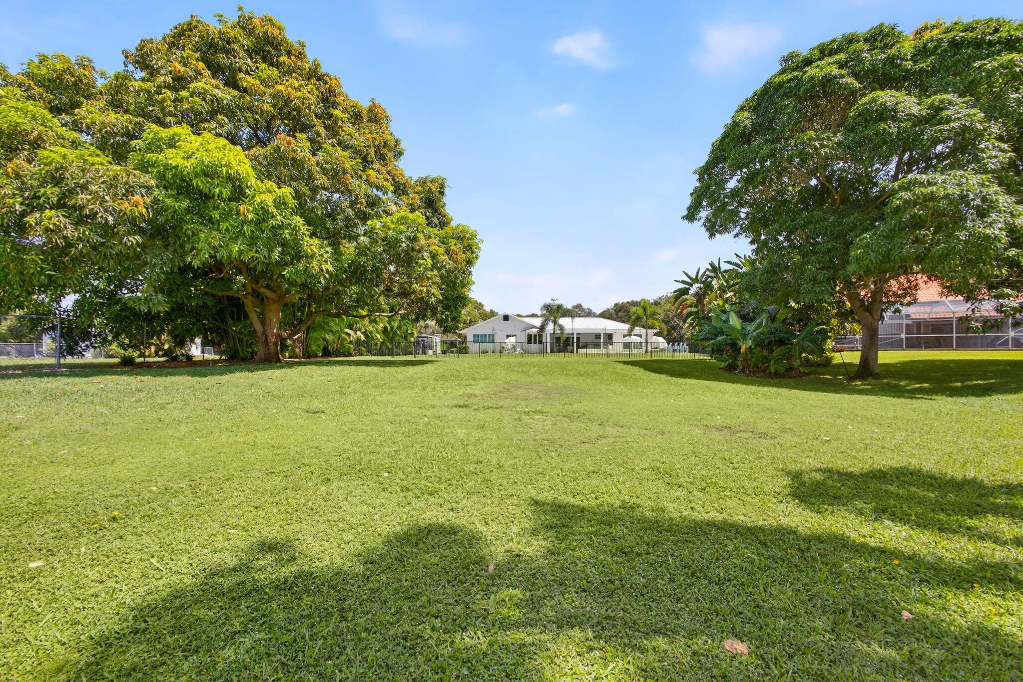 SQUARE LAKE - Residential