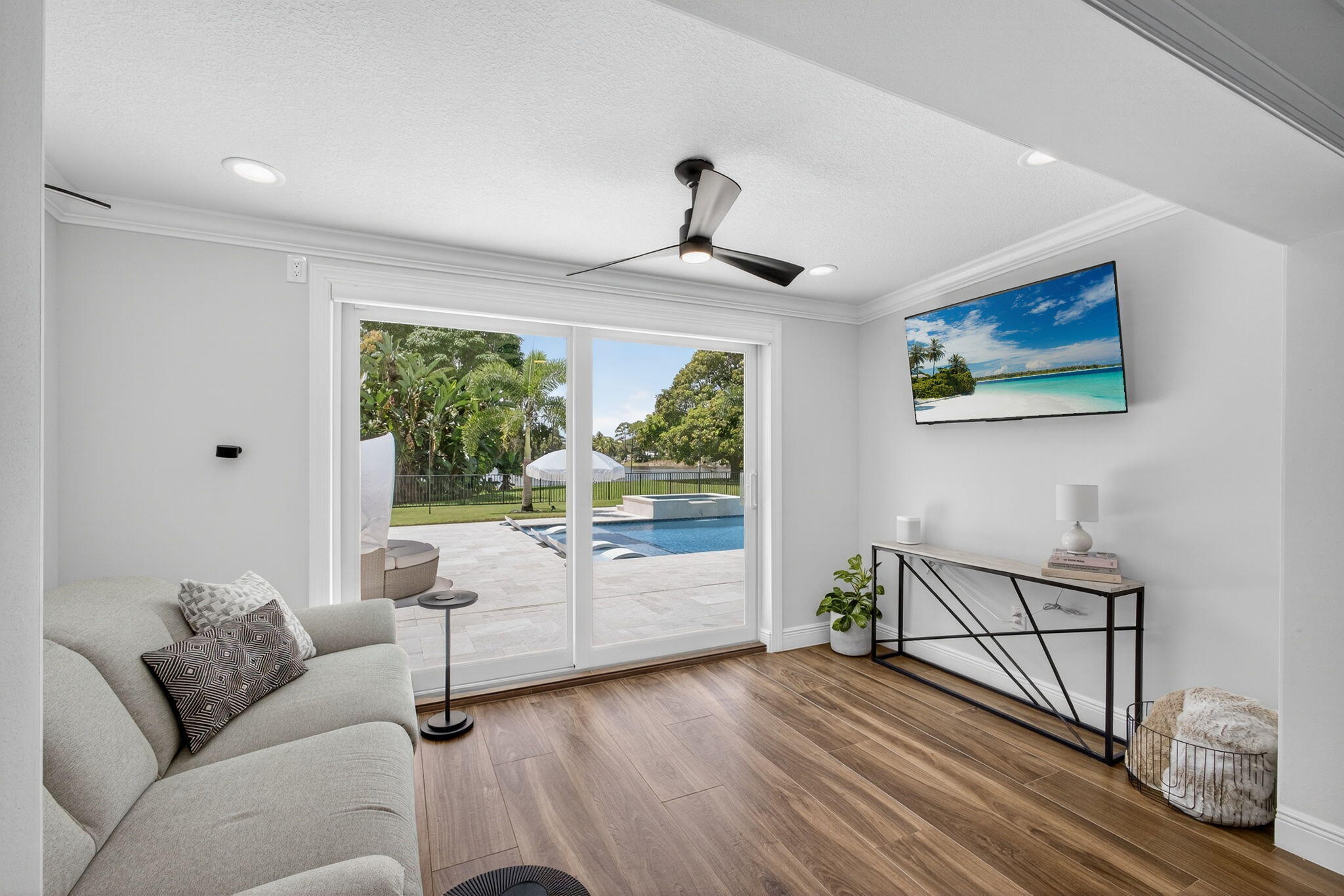 SQUARE LAKE - Residential