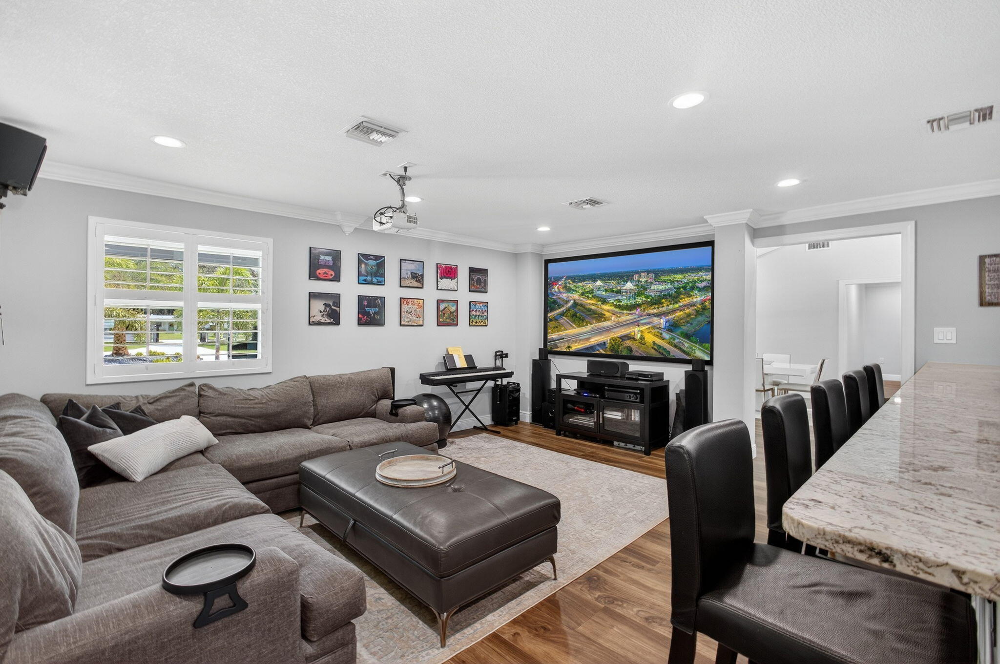 SQUARE LAKE - Residential