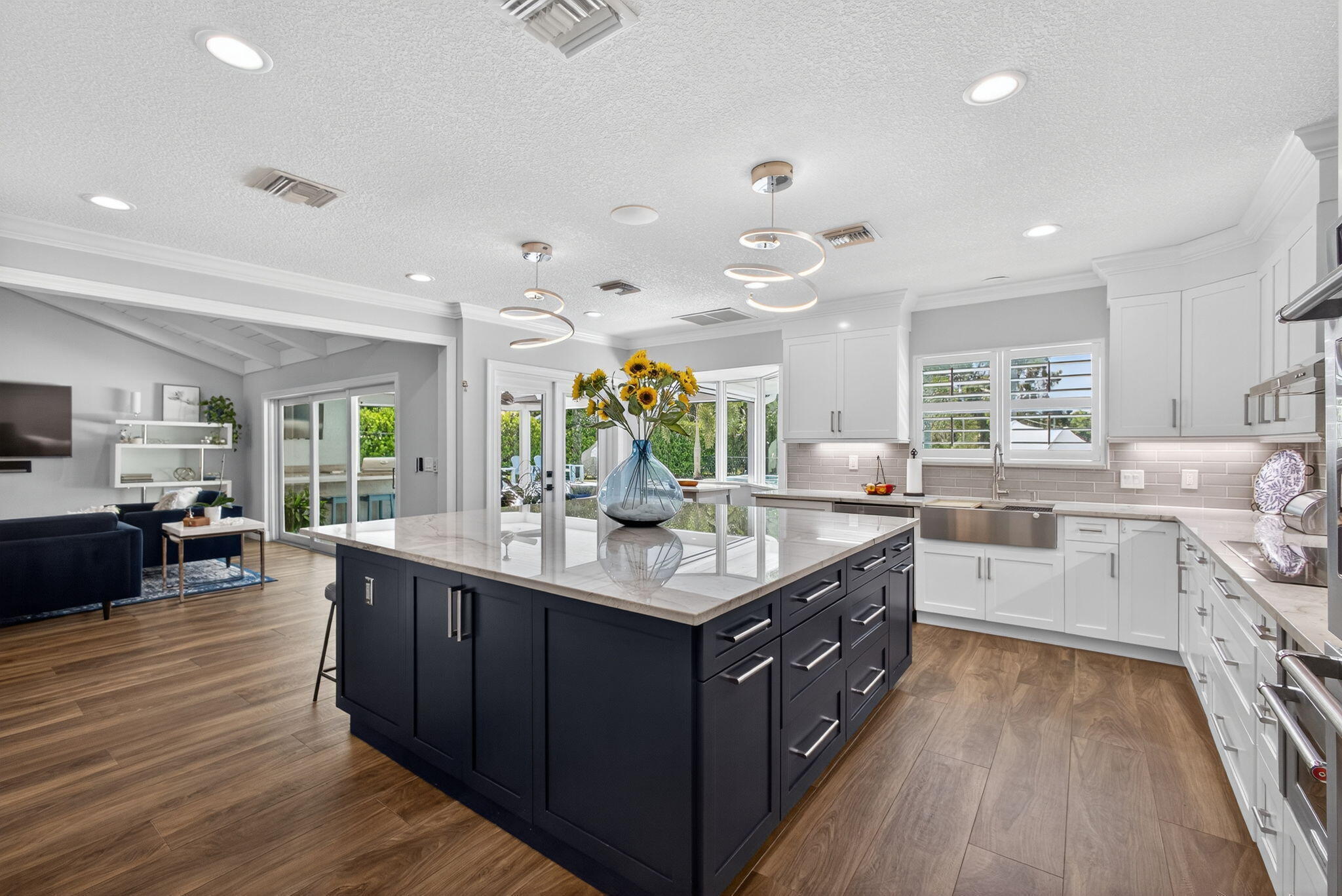 SQUARE LAKE - Residential