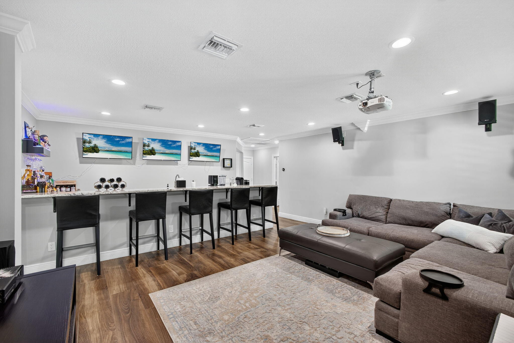 SQUARE LAKE - Residential