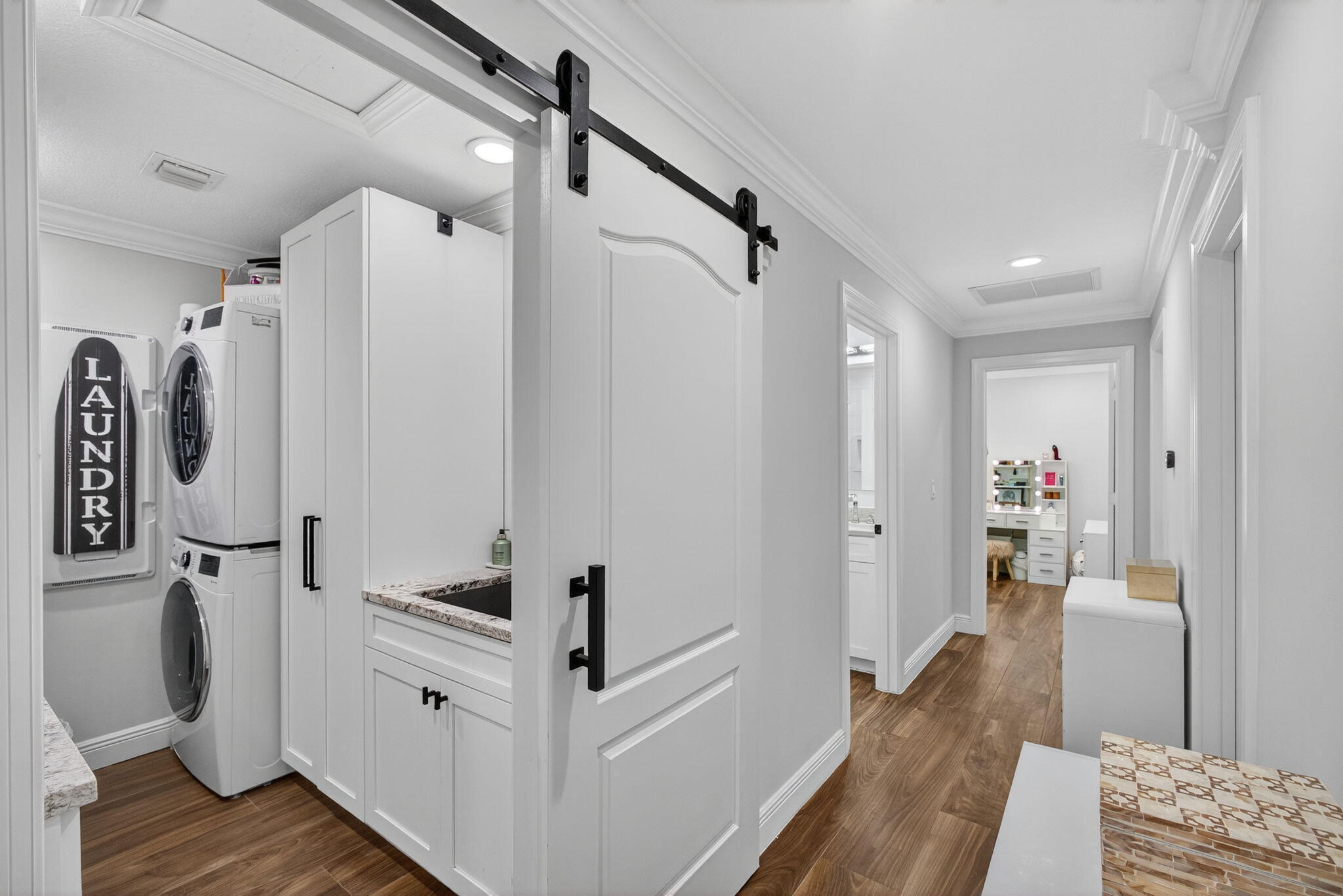 SQUARE LAKE - Residential