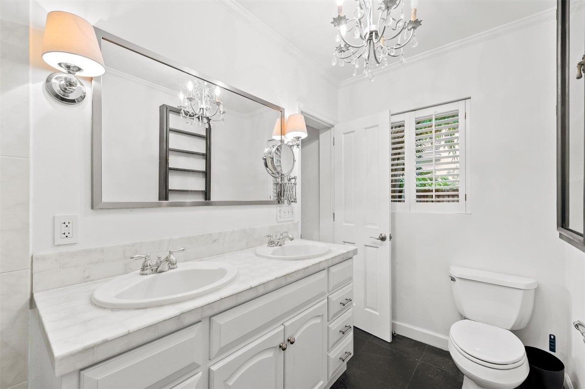 RIVER OAKS - Residential Lease