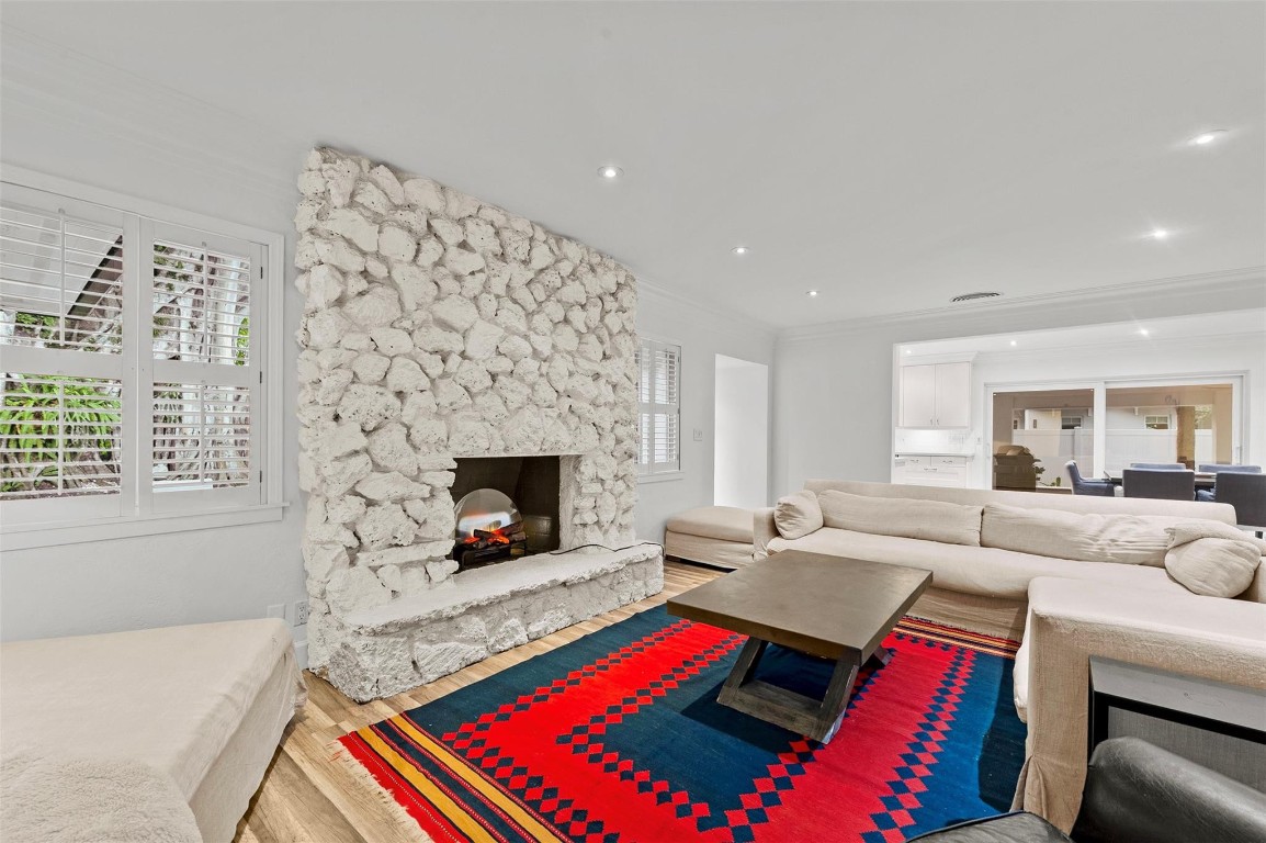 RIVER OAKS - Residential Lease