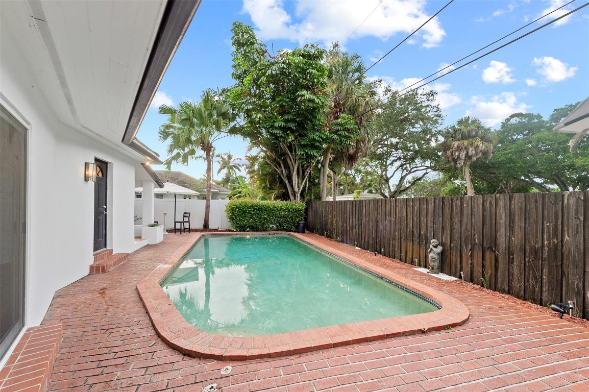 RIVER OAKS - Residential Lease